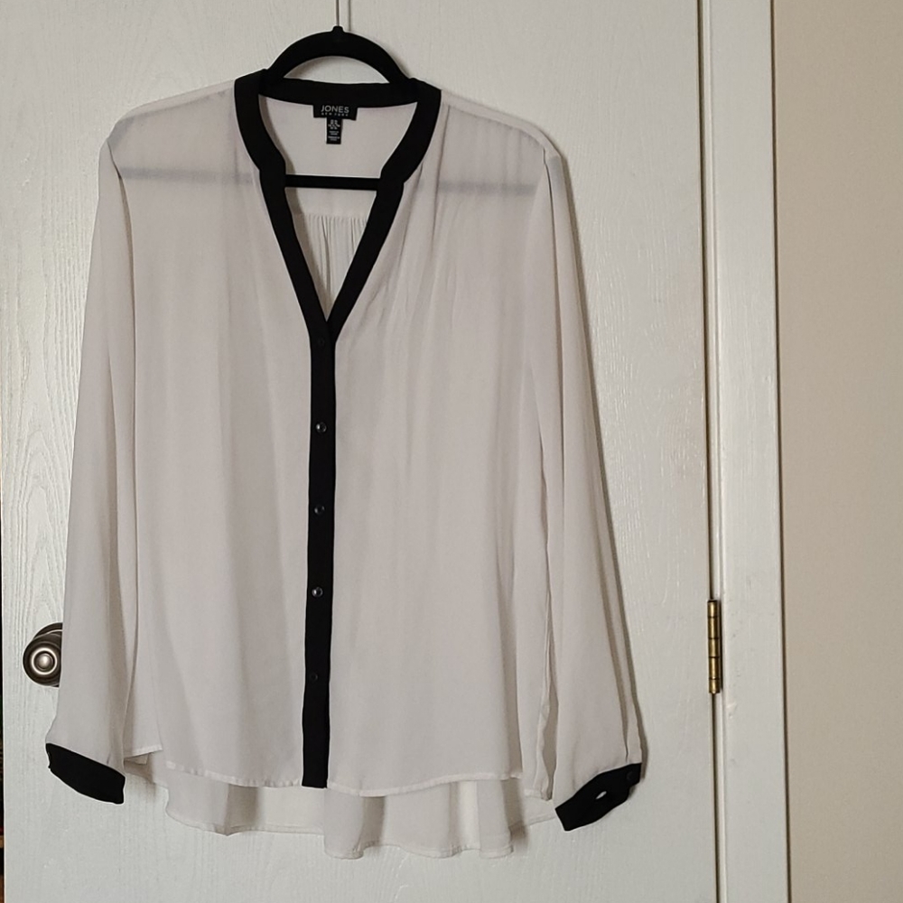 Whire blouse